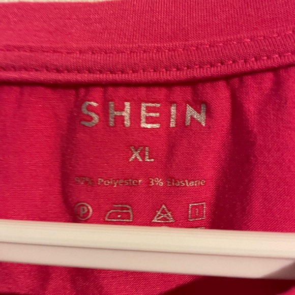 Shein pink tshirt with leopard heart - Picture 2 of 3